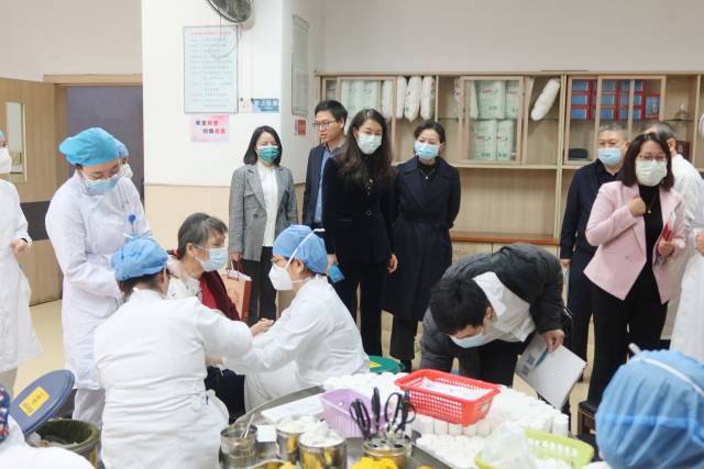 参观骨科门诊骨折换药室