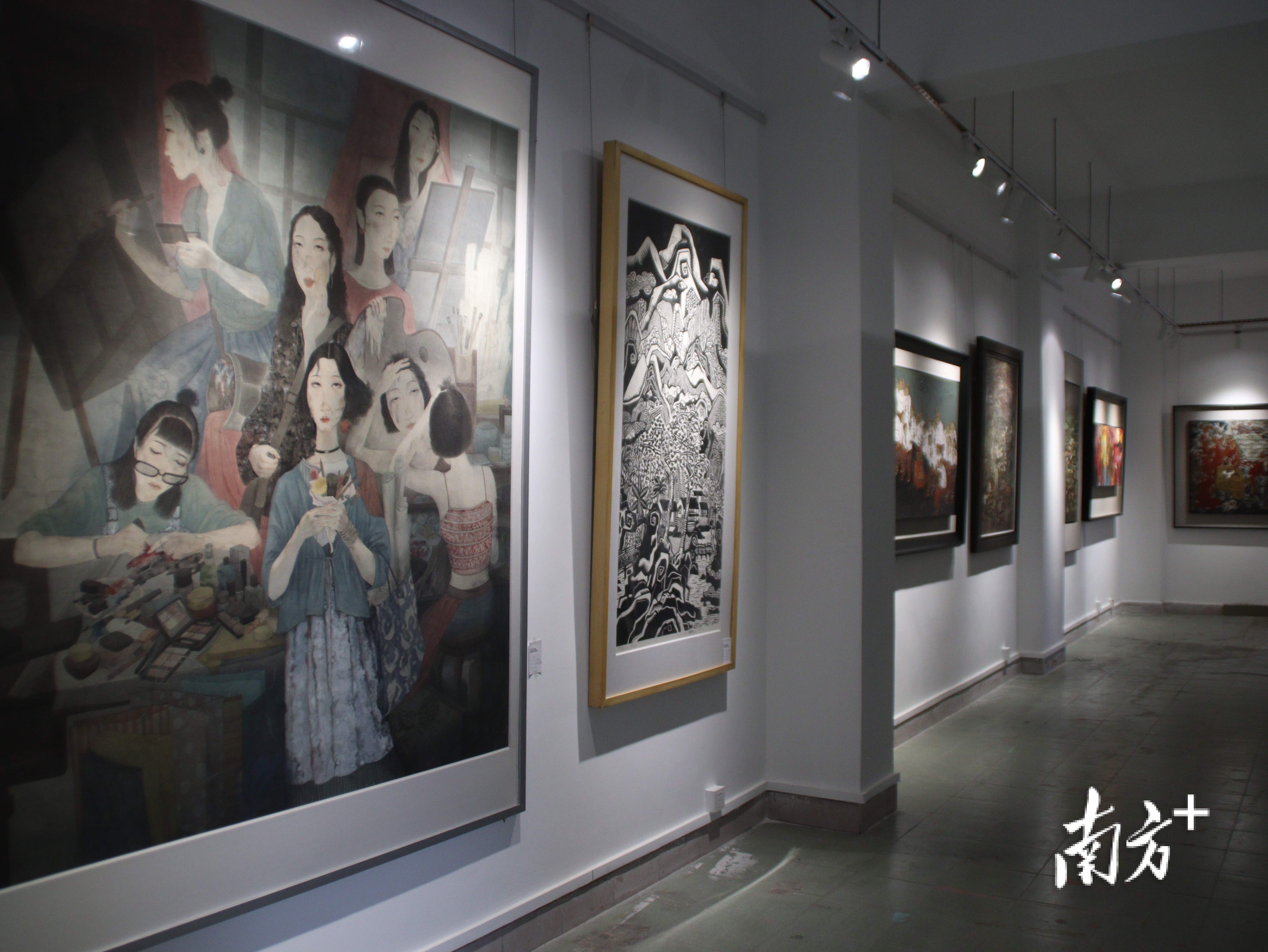 南风艺术部落的作品展览。