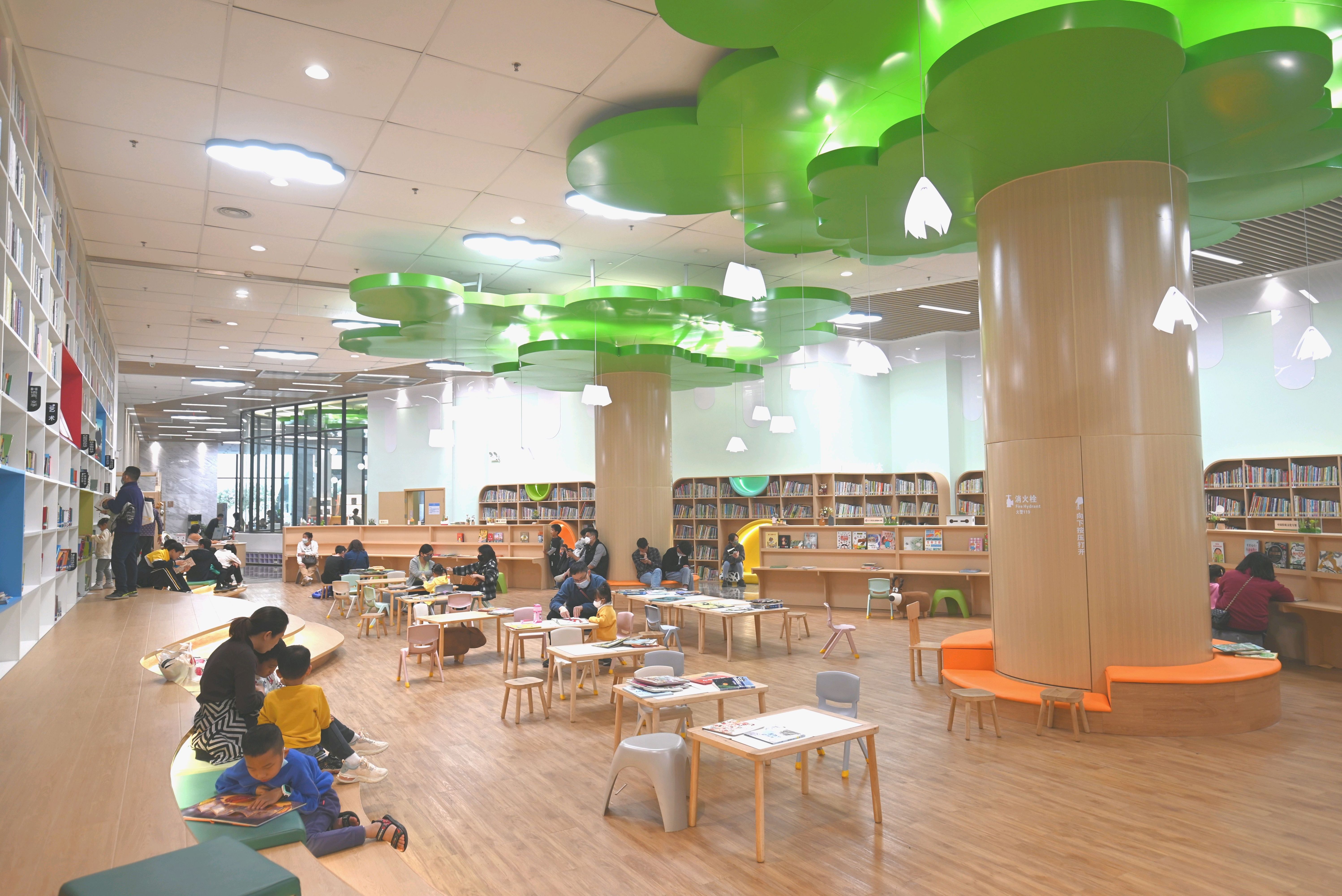 升级版金湾区图书馆少儿阅览区已于近日全新开放。  南方+ 关铭荣 拍摄