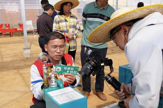   农技轻骑兵服务