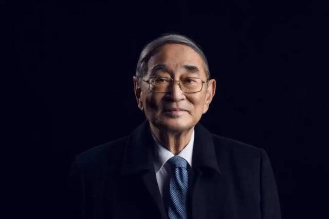 厉以宁：为“菠萝的海”起名的经济学家，徐闻人都在怀念他