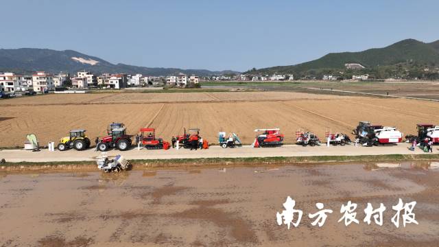 春耕备耕，尤其是农机装备离不开金融活水浇灌支持。