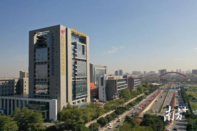 佛山高新区禅城园的核心区位于张槎街道，后者依托这一优势大力发展智造产业。张槎街道供图
