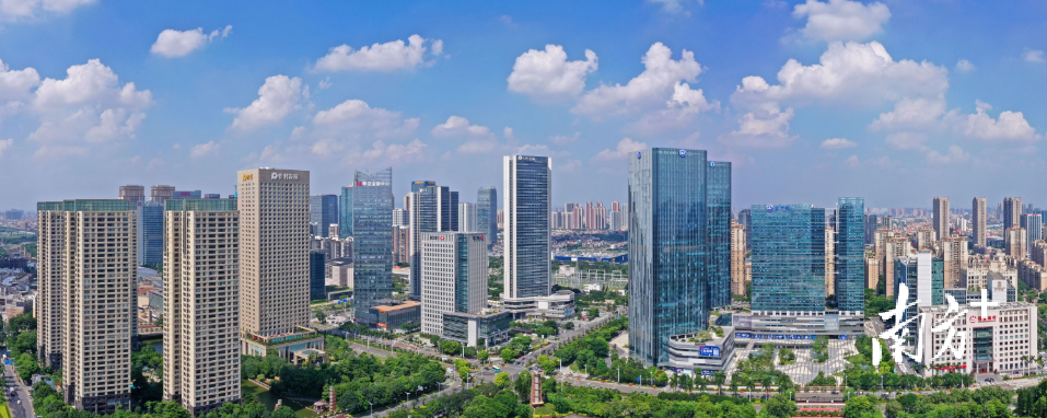 遥望千灯湖。戴嘉信 摄 遥望千灯湖。戴嘉信 摄