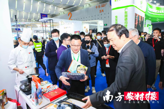首届中国国际（佛山）预制菜产业大会现场人头攒动，场面火热 