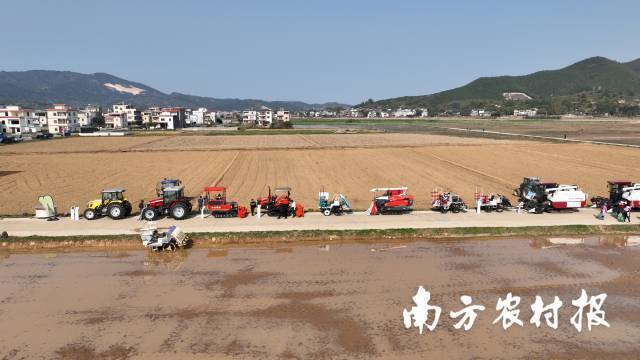 春耕备耕，尤其是农机装备离不开金融活水浇灌支持。