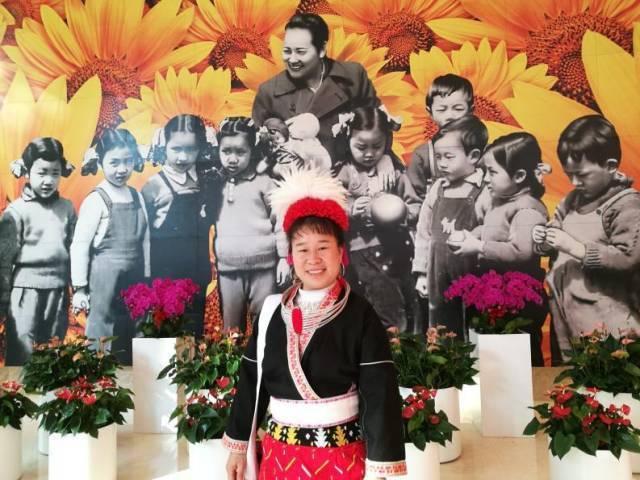 全国人大代表，清远市连南瑶族自治县大坪镇牛路水村党总支部委员、村委会副主任、村妇联主席房奕玲