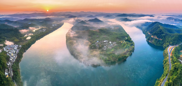張彬池 攝