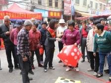 梅州客商银行、梅州农商银行联合举办“3·15金融知识赴圩节”宣传活动