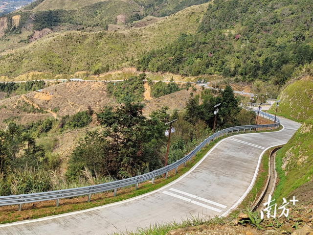 新建成的跨镇农旅公路——钱排双合村至平塘马安村防火公路