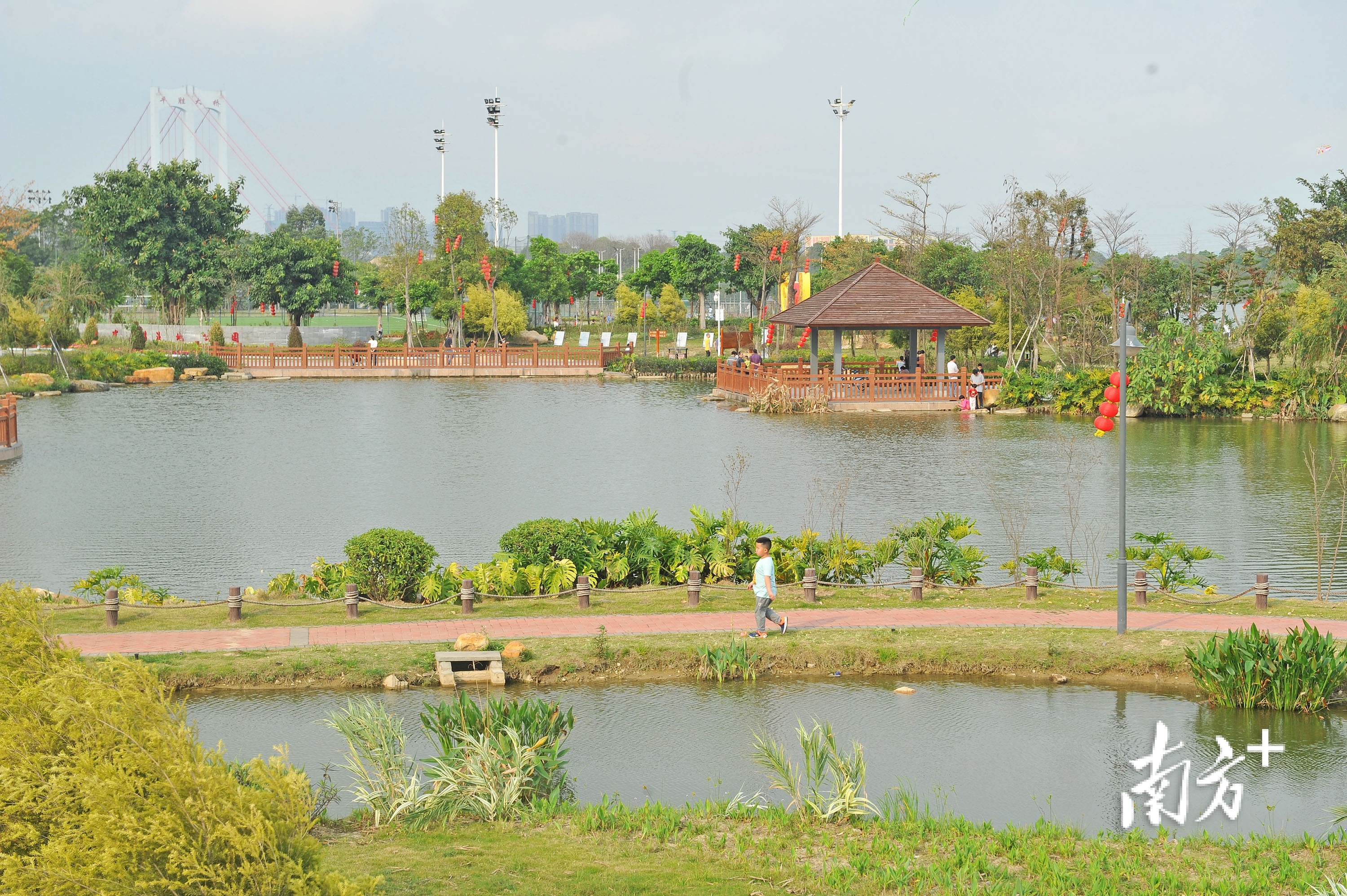 半月岛湿地公园