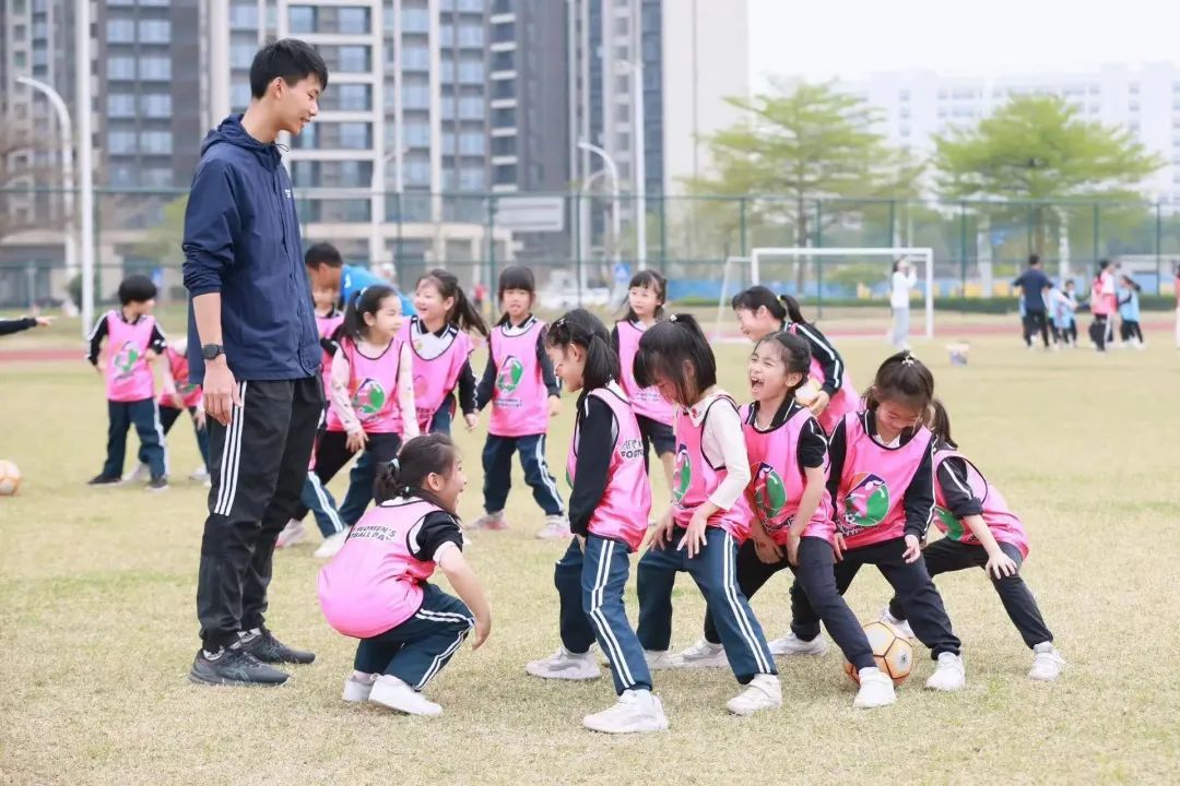 2023年“亚足联女足日”女孩足球节活动走进乐从