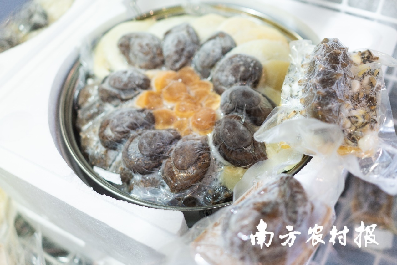 鲍鱼海参盆菜，东莞市鑫源食品有限公司出品