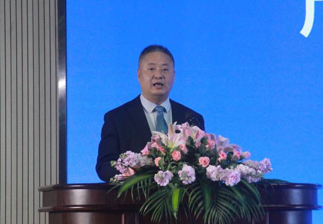 广垦畜牧集团党委书记、董事长黄宣