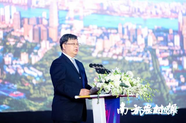 武汉市副市长王清华