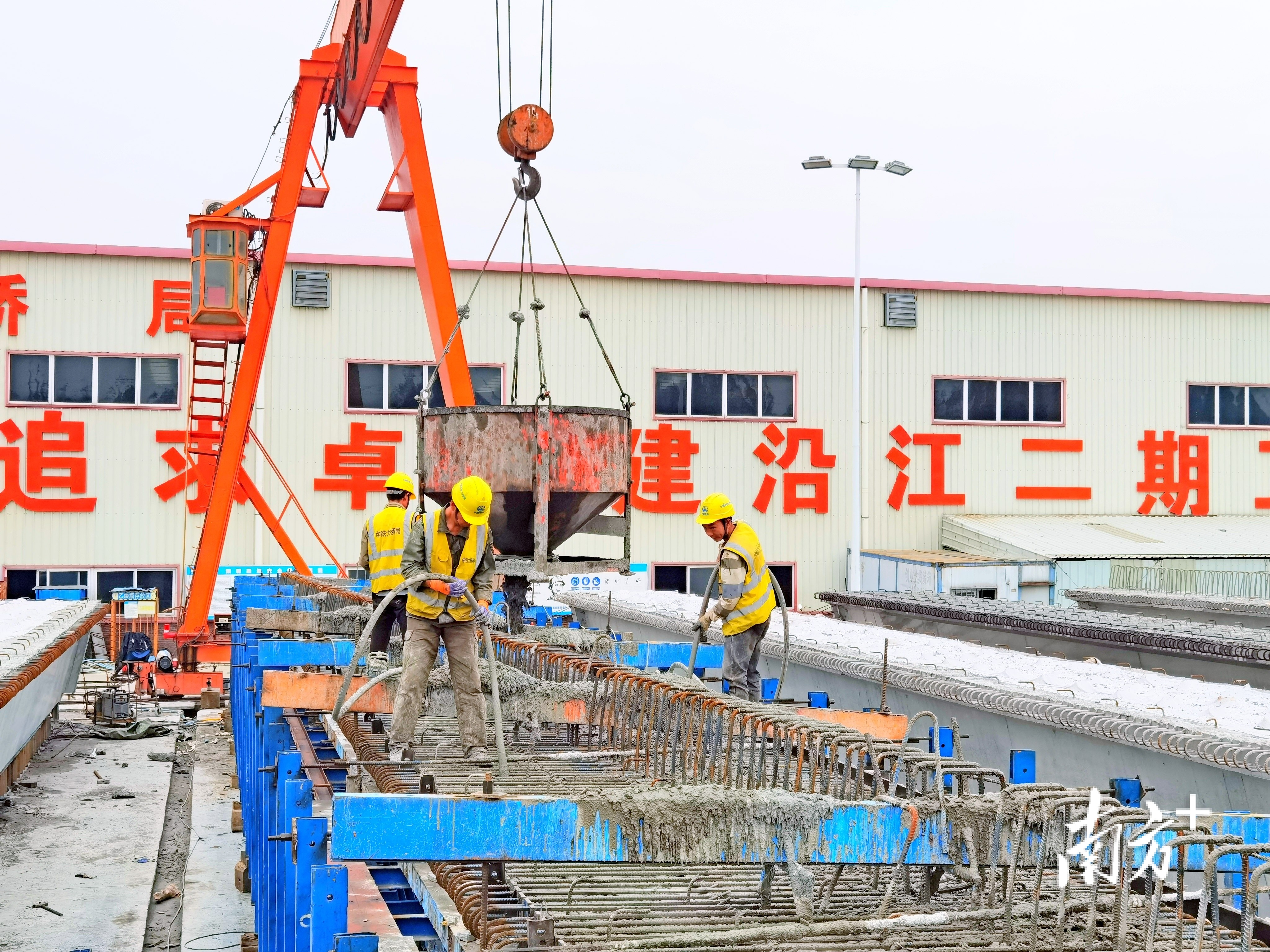 南方+ 朱洪波 拍摄