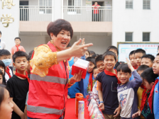 王爱华：戒毒所里的“知心妈妈”，帮202人戒除毒瘾|广东最美志愿者