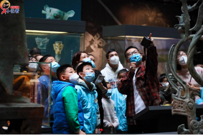 “小记者”们参加讲解员培训活动。