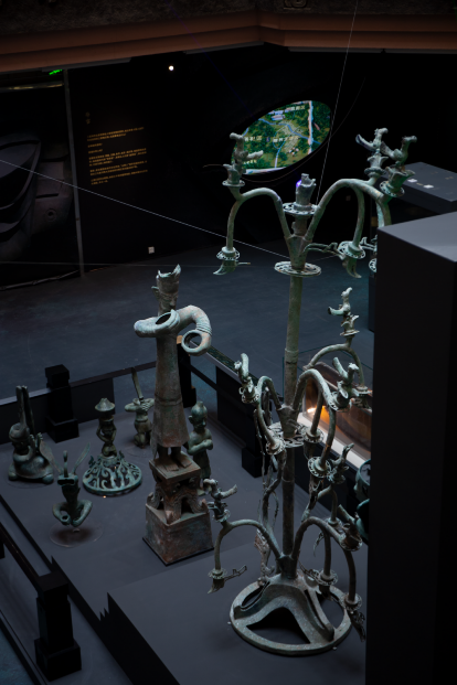 “神秘古蜀国 理解三星堆”特展中的祭祀场景。