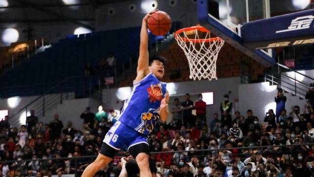 起飞了！广体少年卢家伦：1.7米“小个子”练就“大能量”｜南方视频