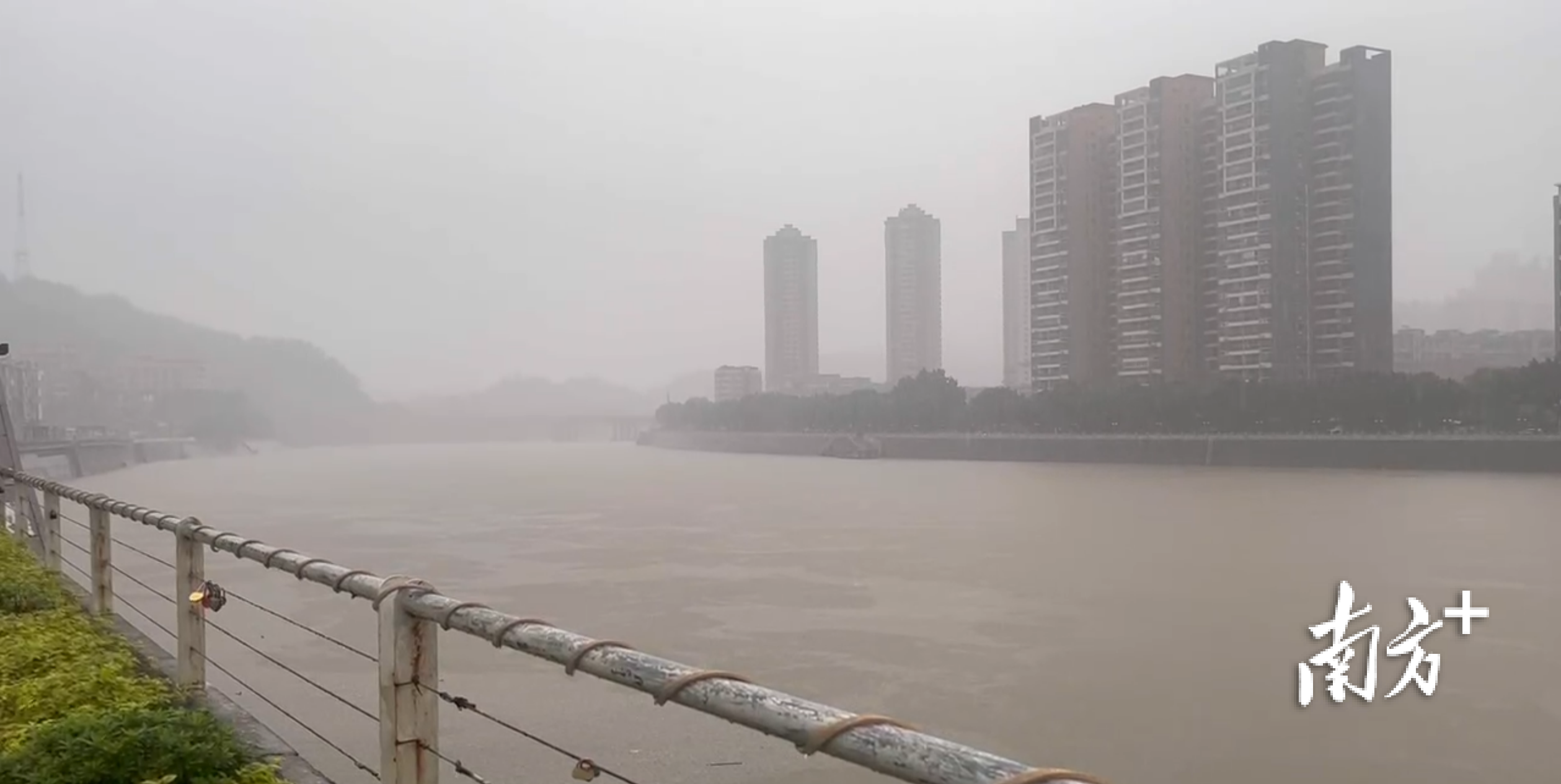    南方+ 曹伟峰 拍摄