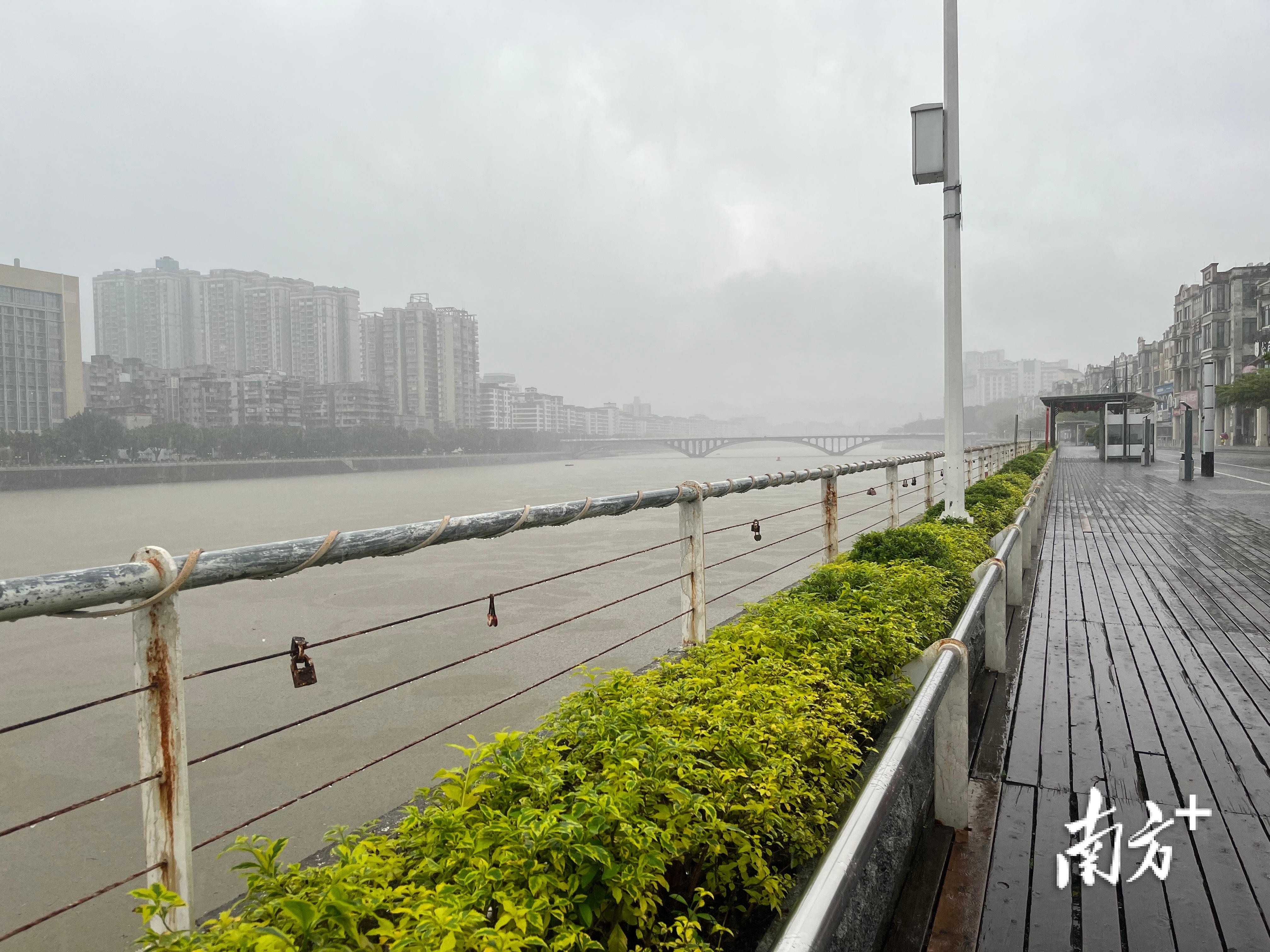    南方+ 曹伟峰 拍摄