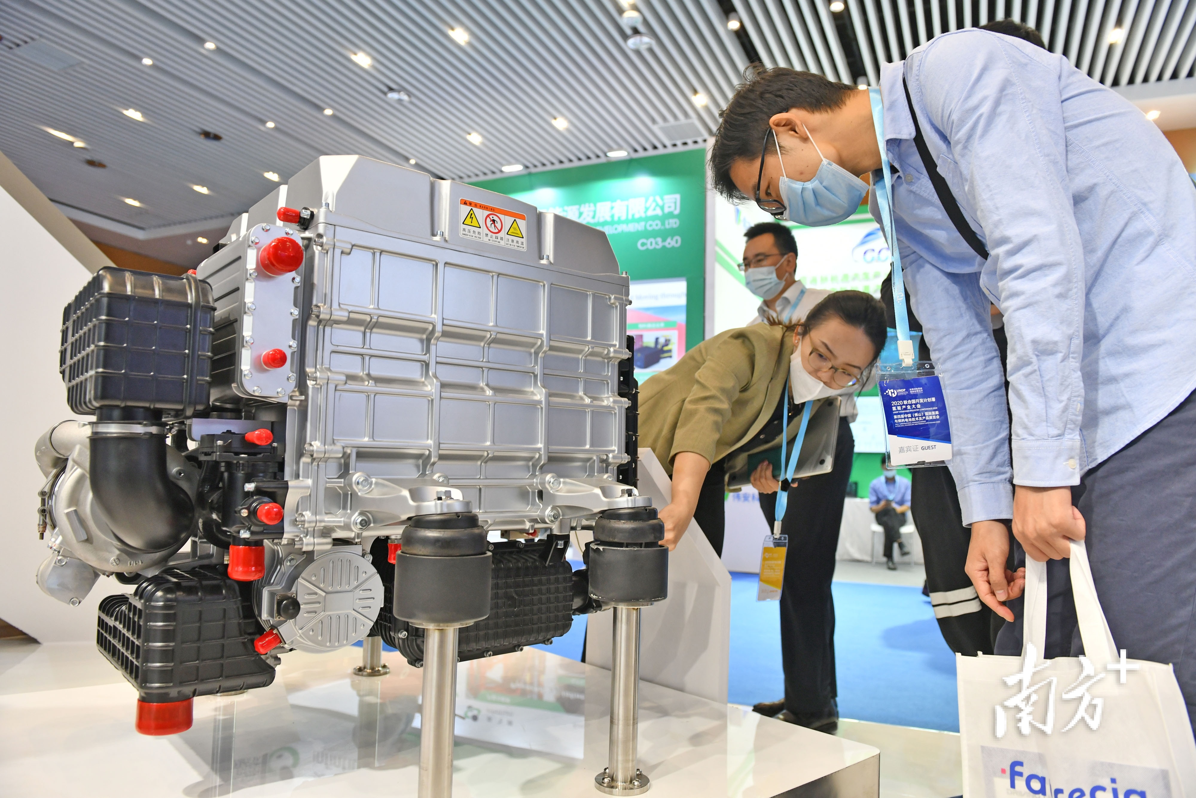 重塑科技研发的镜星十一燃料电池系统。戴嘉信 摄