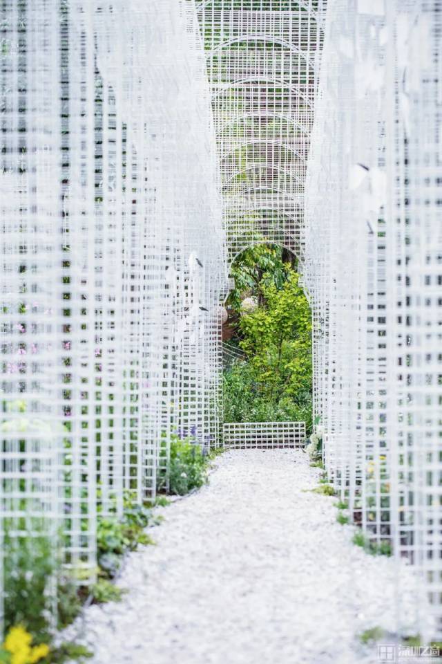 筑梦“伊甸园”|由珠海参展机构设计，通过横琴的山林湖海，展现出人间四月春风拂面的绝美景致。