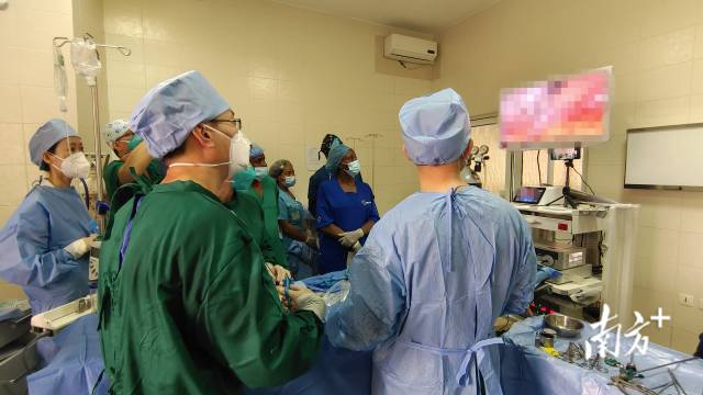 手术器械怎么消毒＞＂ id=＂articleTitle＂ data-columnid=＂1374＂ data-nfhsubscribervisible=＂1＂＞器械难消毒，广州医生如何完成在赤几的首例腹腔镜手术？_https://www.jmylbn.com_新闻资讯_第3张