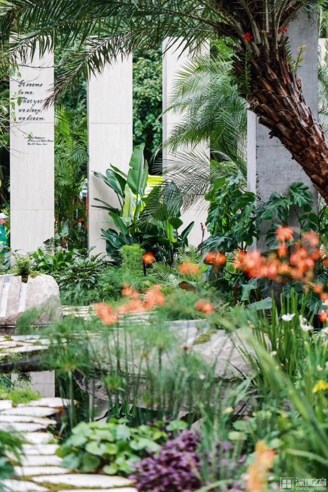 仲夏夜之梦|以莎士比亚的浪漫喜剧《仲夏夜之梦》为设计灵感创造,花园采用了大片绿植和水池、石柱的搭配，旨在还原古希腊雅典城外森林的意境。