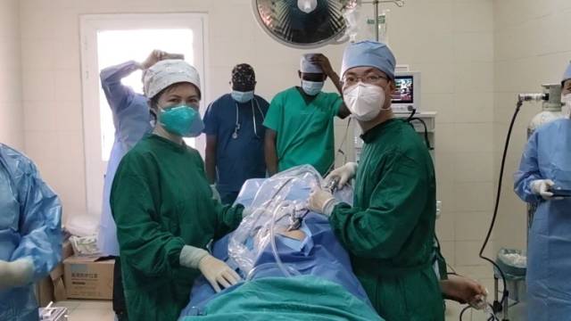 器械难消毒，广州医生如何完成在赤几的首例腹腔镜手术？