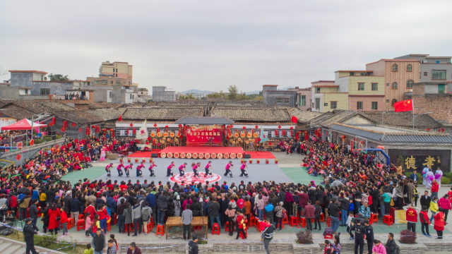 “村晚”等乡村文化丰富了群众的生活（黄超贤供图）