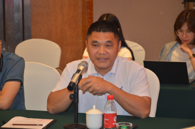 会议过程中与会代表积极发言