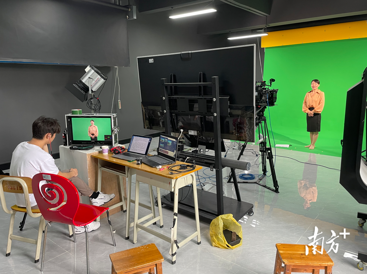 时间之风利用绿幕特效拍摄虚拟场景合成影片