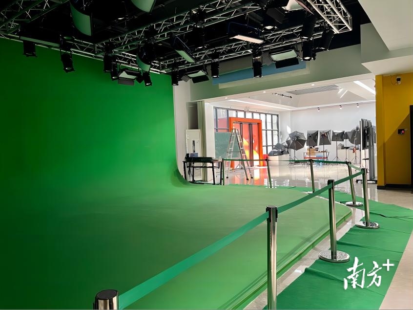 使用动补设备的场地