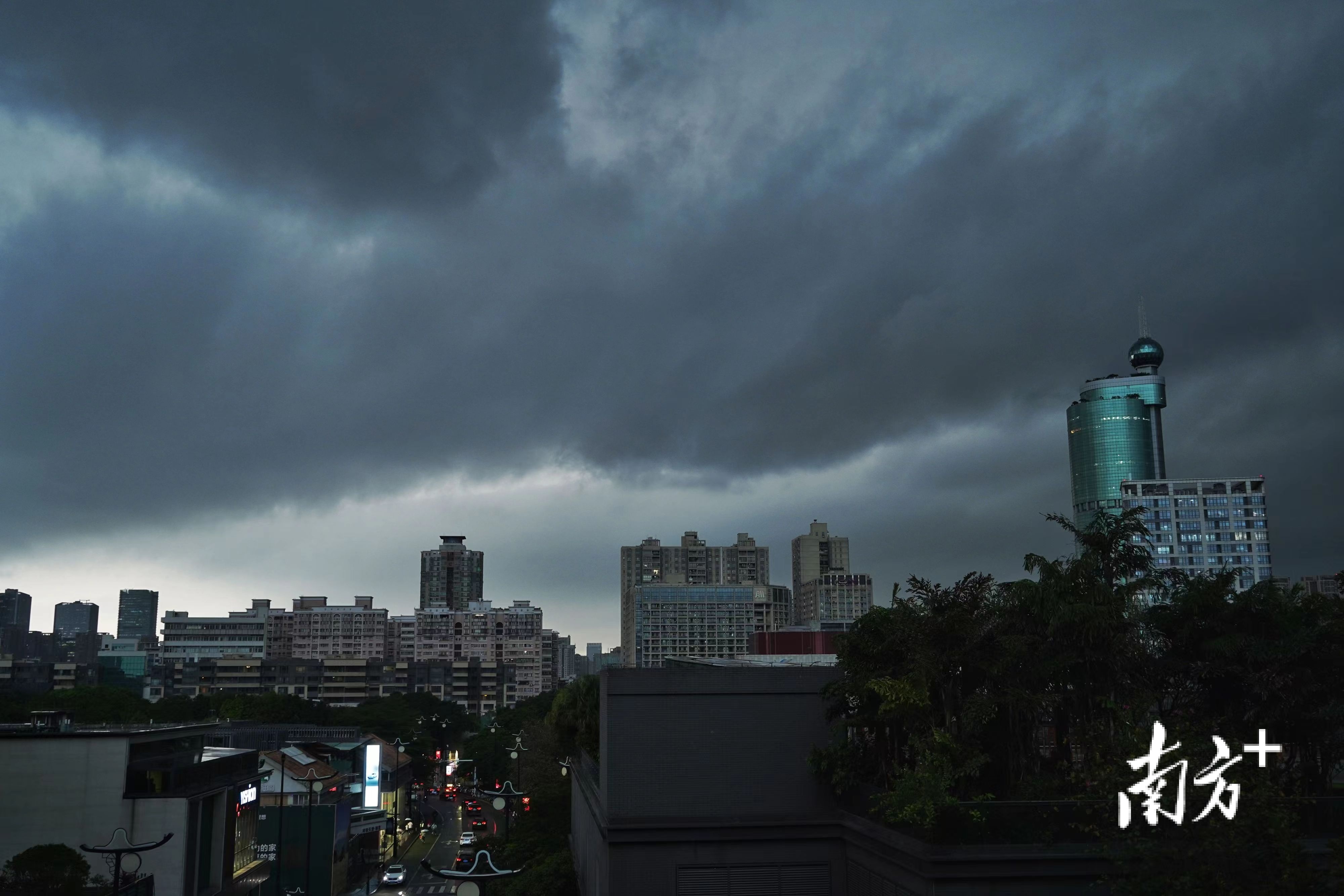 南方⁺ 戴嘉信 拍摄