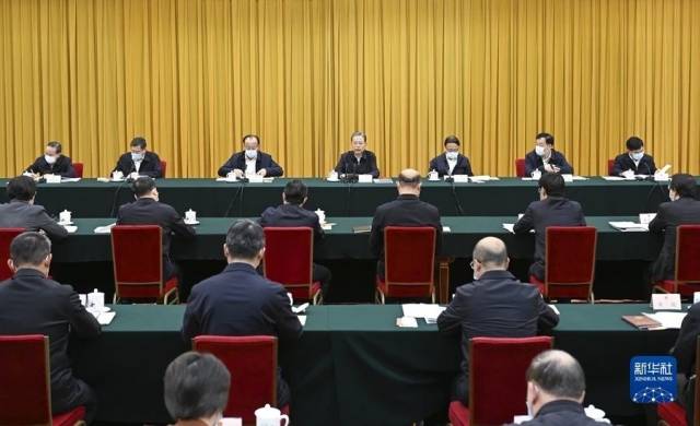 图片4月21日，中共中央政治局常委、全国人大常委会委员长赵乐际在北京主持召开全国人大常委会种子法执法检查组第一次全体会议。新华社记者 张领 摄  