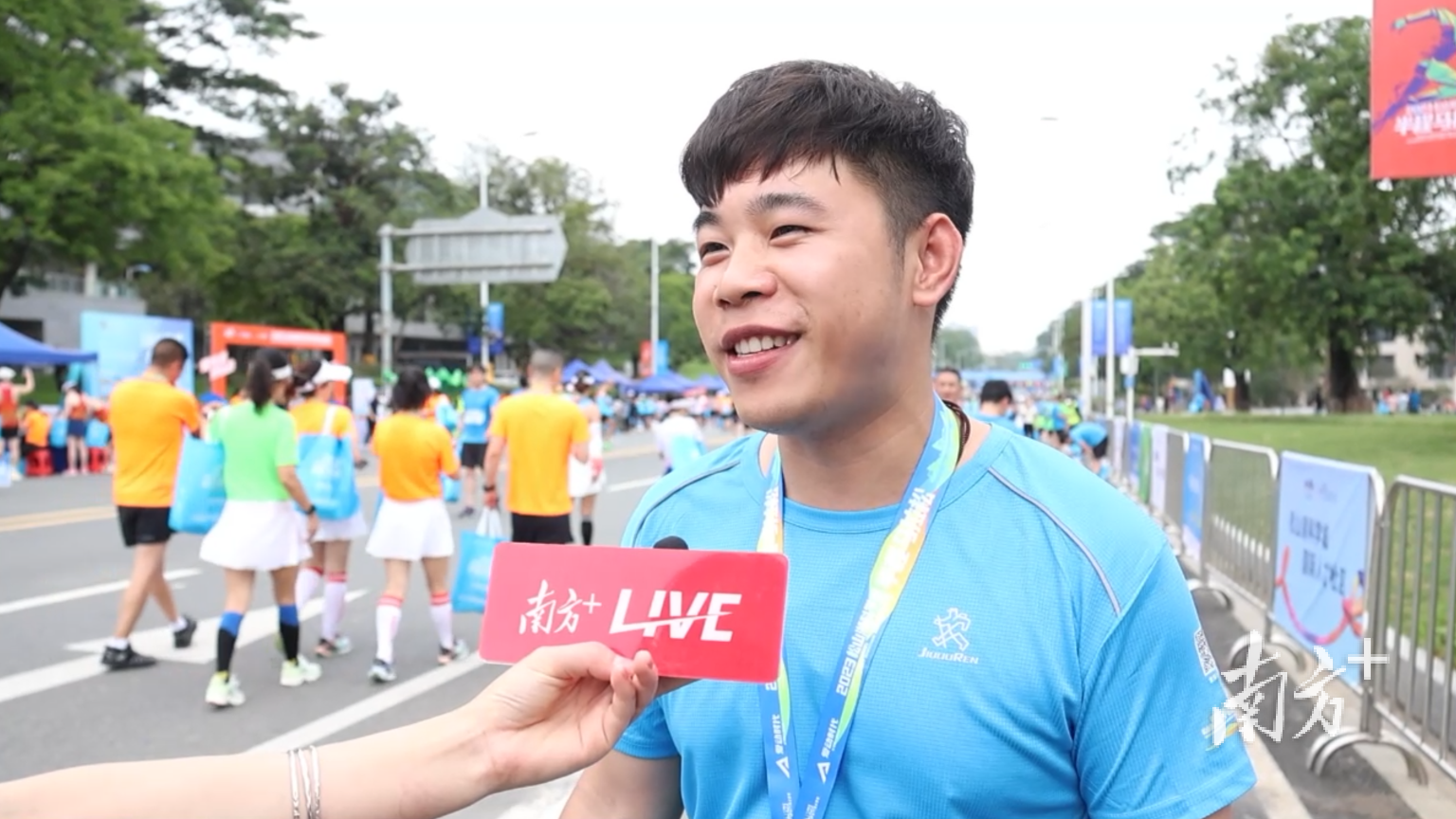 李关陈接受采访。 陈雅靖 摄 李关陈接受采访。 陈雅靖 摄