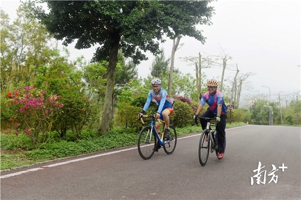 南方⁺ 梁维春 拍摄