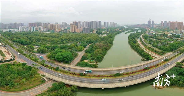 南方⁺ 梁维春 拍摄