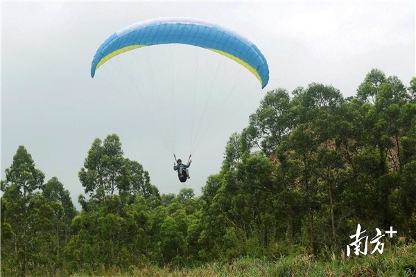 南方⁺ 梁维春 拍摄