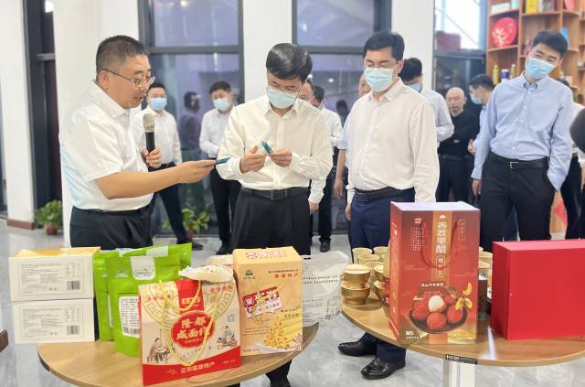 退役軍人事務部黨組書記,、部長裴金佳考察粵退役軍人“軍創(chuàng)珍品”