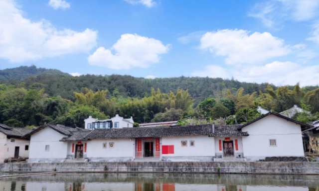 修葺一新的荥阳公祠