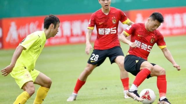 补时阶段上演一波三折“神剧情”， 广州队1比1战平四川九牛