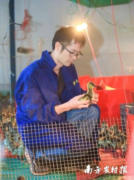 “我是一个有梦想的人！”这句话曾在无数暗淡时刻，支撑他的“移山”之志。