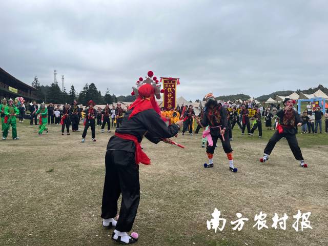 潮汕英歌舞，为游客跳出“好彩头”，感受家乡浓浓的文化特色。