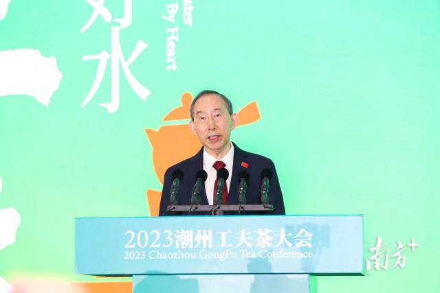  中國國際文化傳播中心執(zhí)行主席龍宇翔發(fā)言。