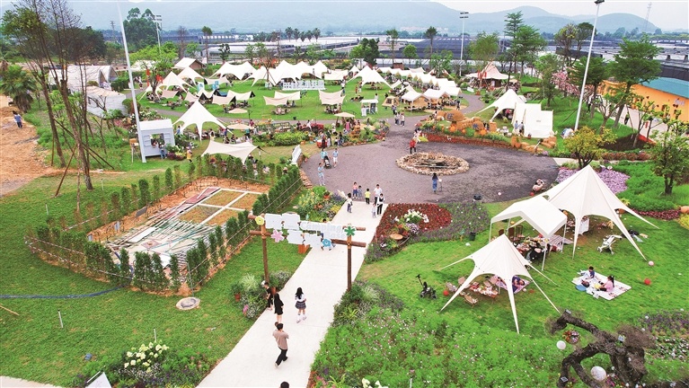 “五一”期间,旺林艺术花园的露营烧烤受到游客青睐。园区供图 “五一”期间,旺林艺术花园的露营烧烤受到游客青睐。园区供图