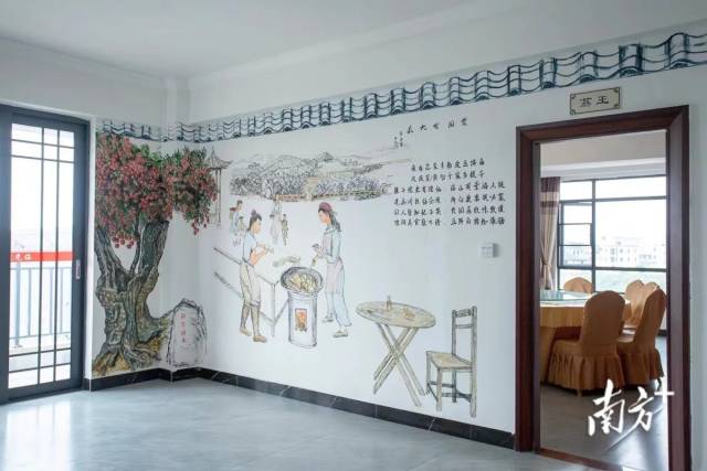 張仙鳳經(jīng)營(yíng)的餐館內(nèi)隨處可見荔枝文化元素,。
