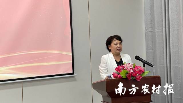 湛江市委常委、統(tǒng)戰(zhàn)部部長程鳳英